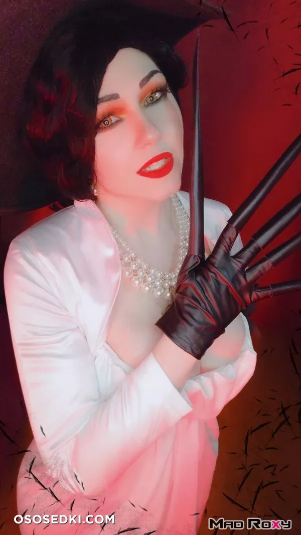 Mad Roxy - Lady Dimitrescu - 1