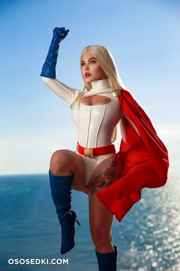 Kalinka Fox - Power Girl - 11