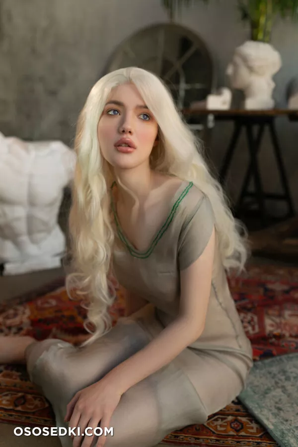 Lada Lyumos - Daenerys Targaryen - 7