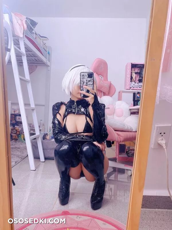 Umeko J - 2B Latex - 114