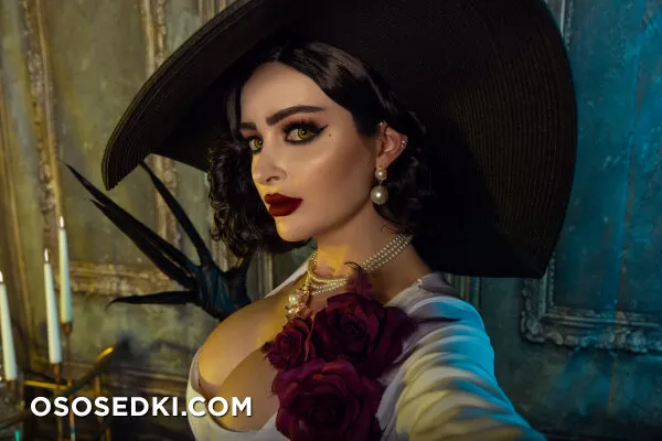 Kristen Lanae - Lady Dimitrescu - 12