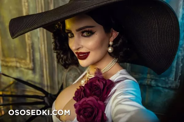 Kristen Lanae - Lady Dimitrescu - 13