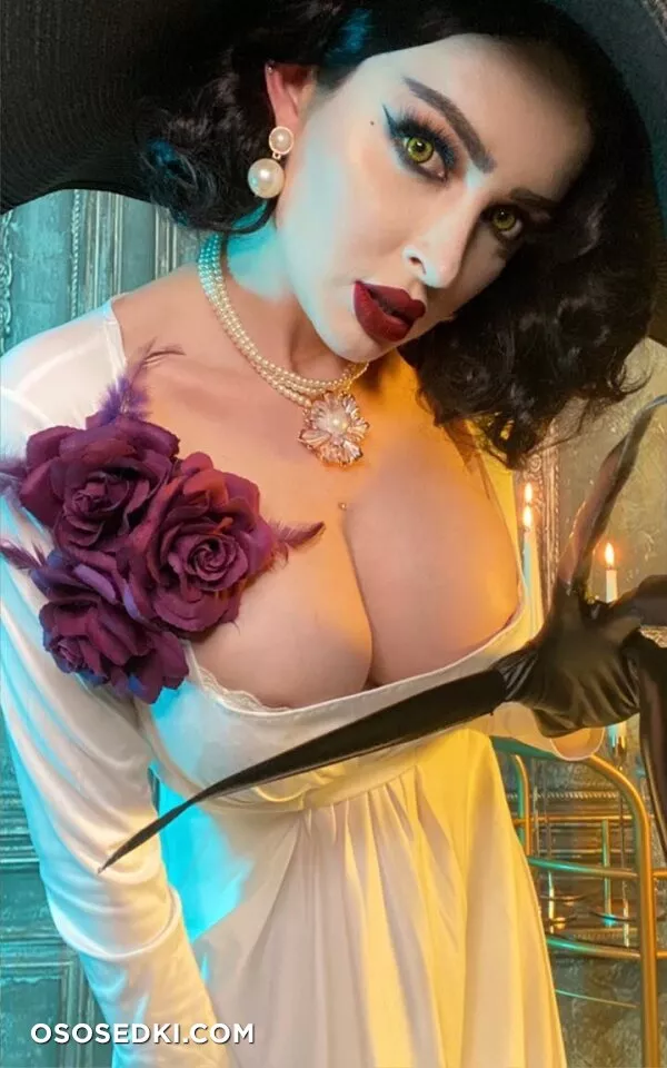 Kristen Lanae - Lady Dimitrescu - 19