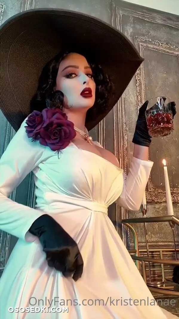 Kristen Lanae - Lady Dimitrescu - 29