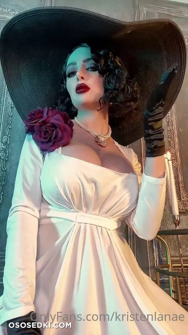 Kristen Lanae - Lady Dimitrescu - 32