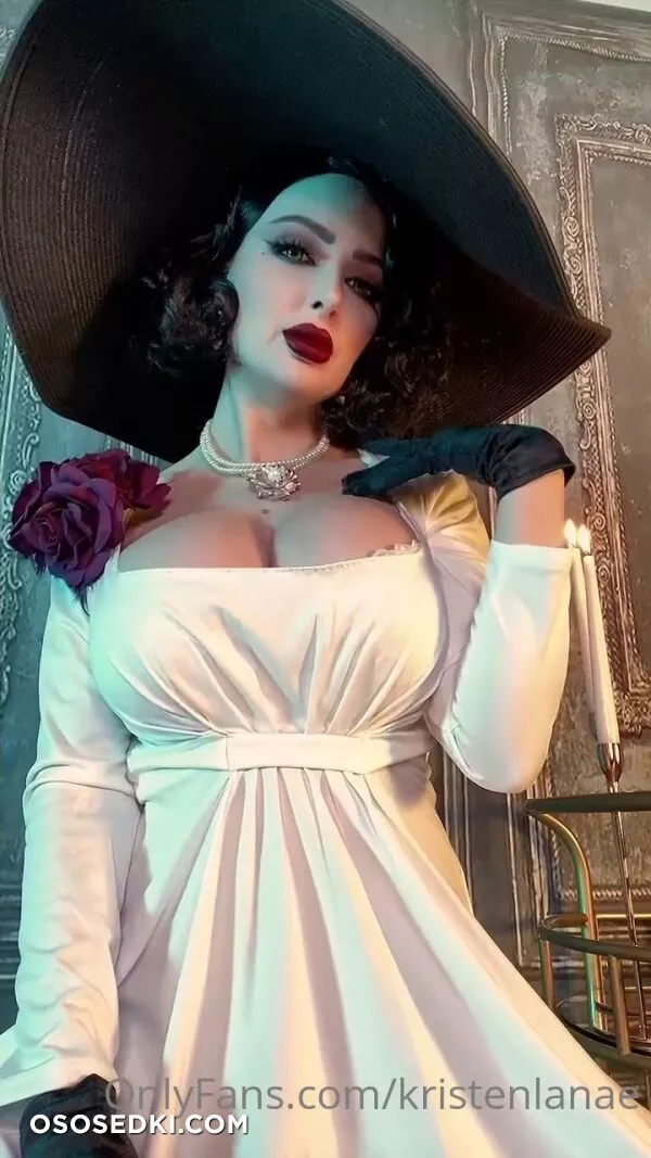 Kristen Lanae - Lady Dimitrescu - 33