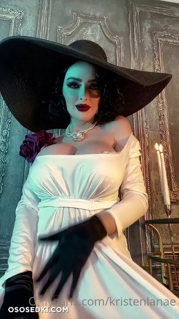 Kristen Lanae - Lady Dimitrescu - 35