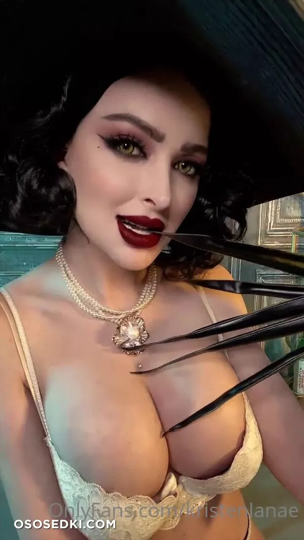 Kristen Lanae - Lady Dimitrescu - 54