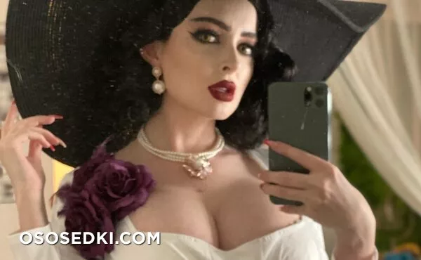 Kristen Lanae - Lady Dimitrescu - 6