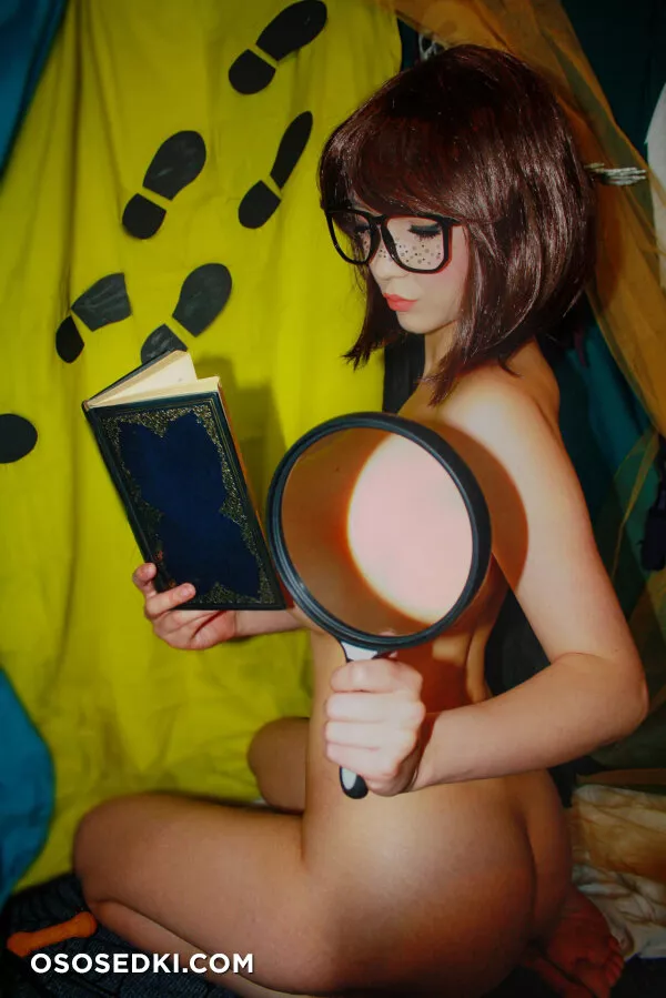 Velma Dinkley Teasing - 3