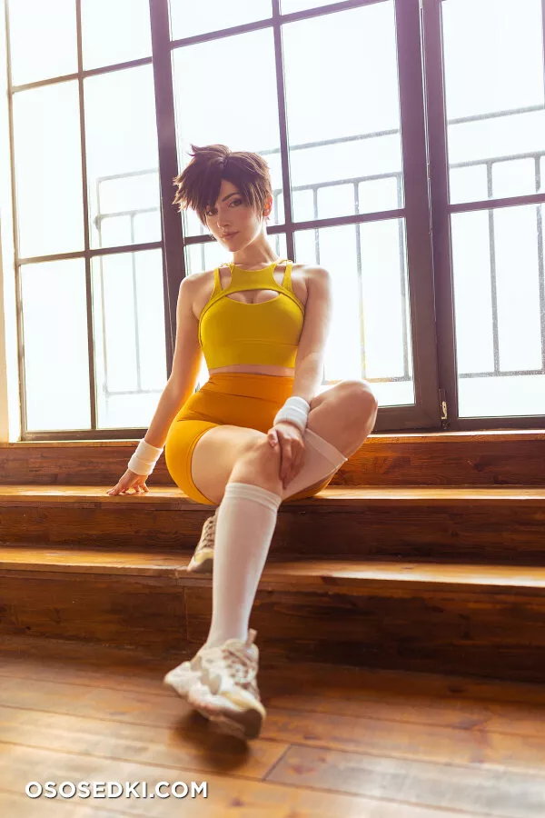 Narga Aoki - Workout with Tracer - 2