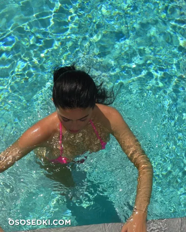 Kylie Jenner Tits See-Through Wet Bikini Set - 7