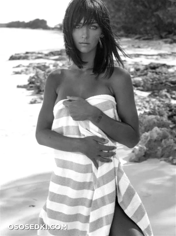 Rachel Cook Nude Pool Modeling Set - 7