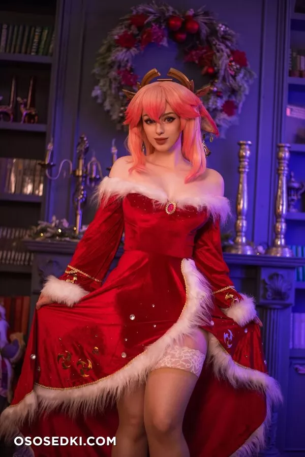 Lady Melamori - Yae Miko Christmas - 2