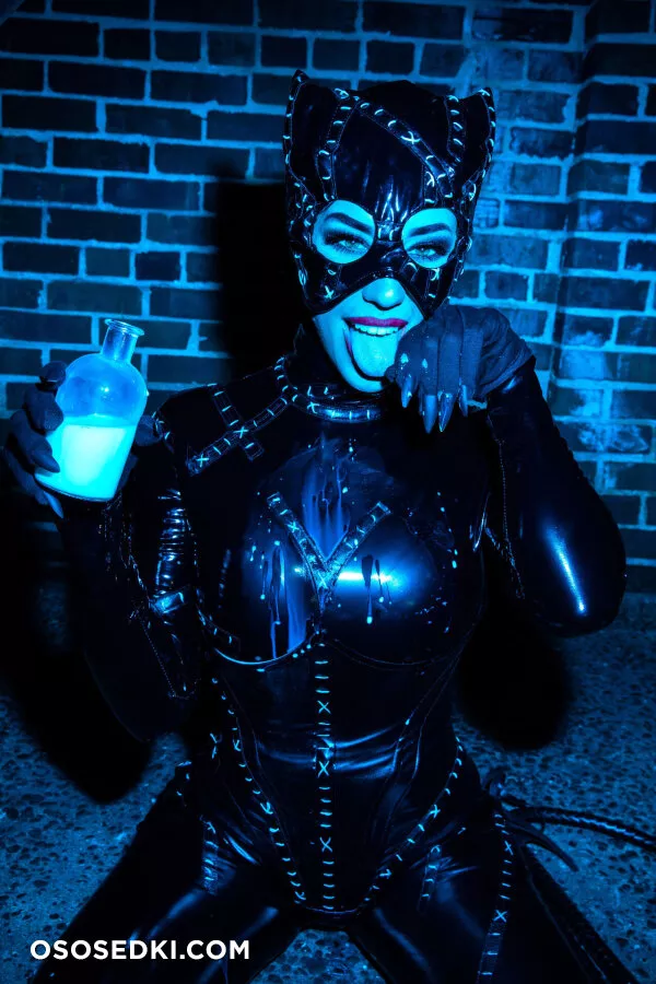 Alex Zedra - Catwoman - 15