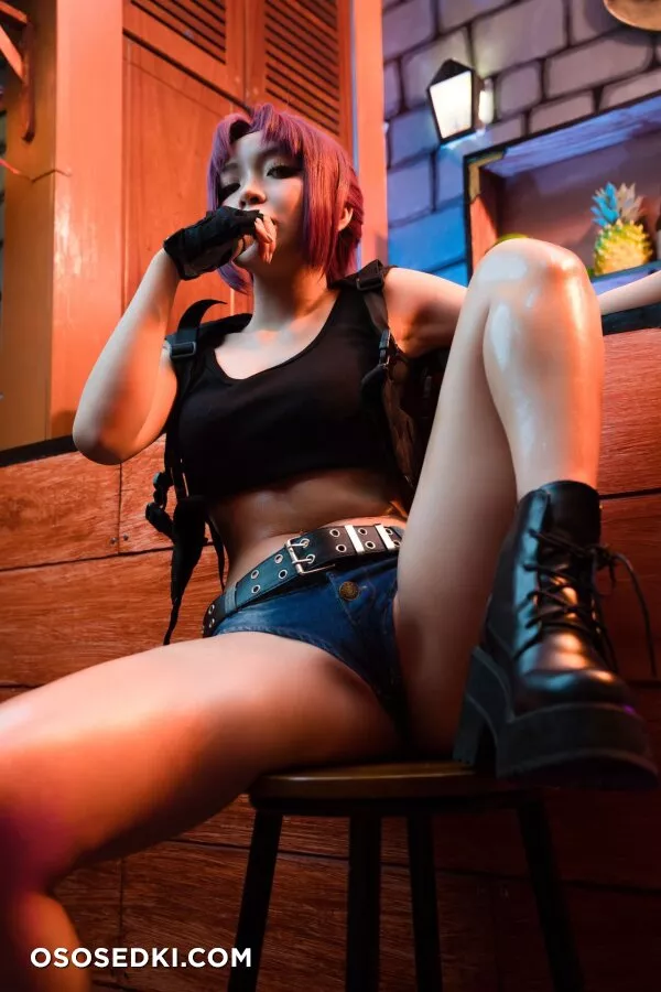 Umeko J cosplay Revy - Black Lagoon - 13