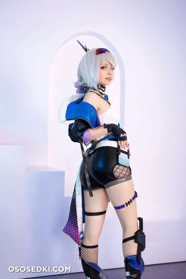 Caticorncosplay - Silver wolf - 6