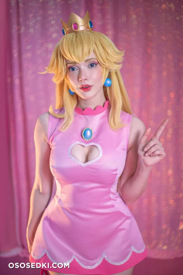 Misaki Sai - Princess Peach - 2