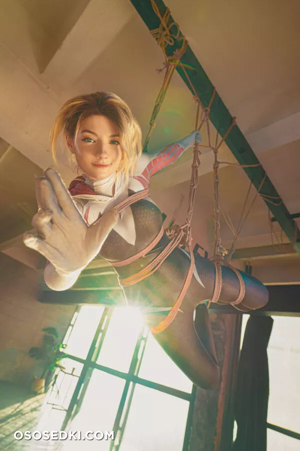 CarryKey - Gwen Stacy - 64