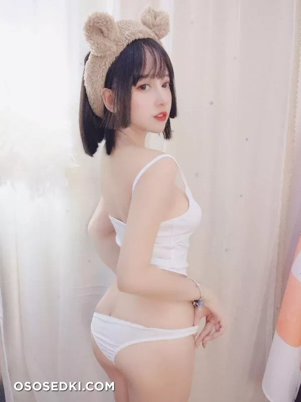 过期米线线喵 白色吊带- |32P| - 16