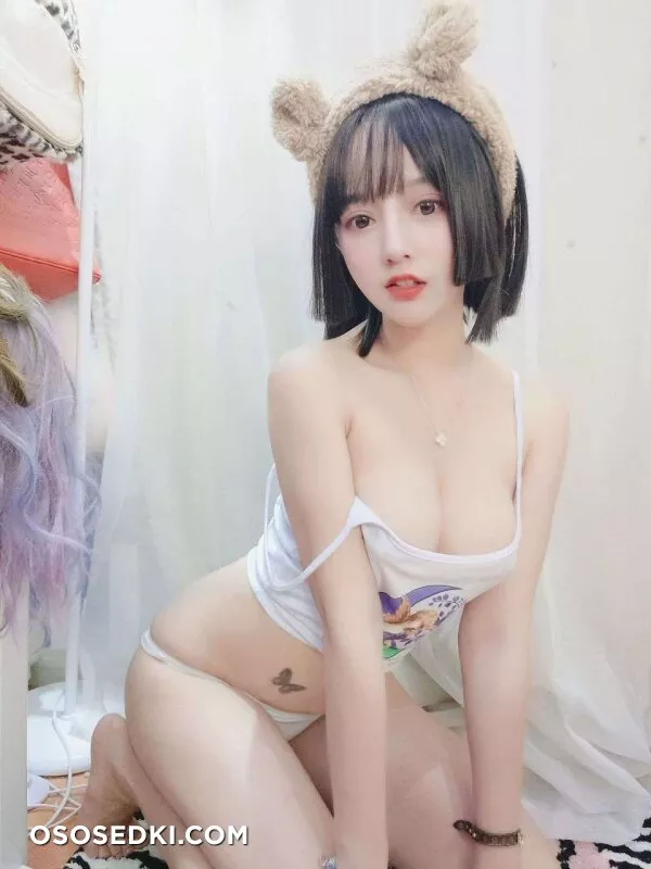 过期米线线喵 白色吊带- |32P| - 25
