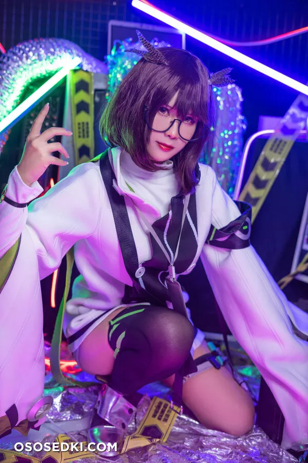 Pyon Lay - Silence - Arknights - 10