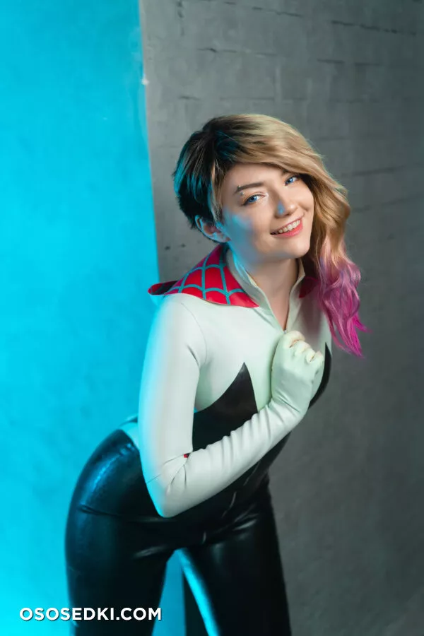 Carry Key - Gwen Stacy - Spider-man - 1