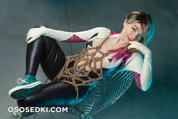 Carry Key - Gwen Stacy - Spider-man - 25