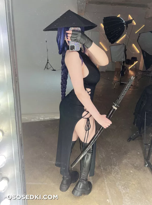 Alina Becker - Raiden Shogun - Genshin Impact - 37
