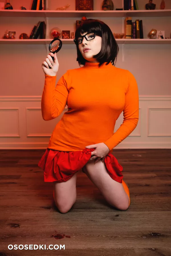 Foxy Cosplay - Velma Dinkley - Scooby-doo - 12
