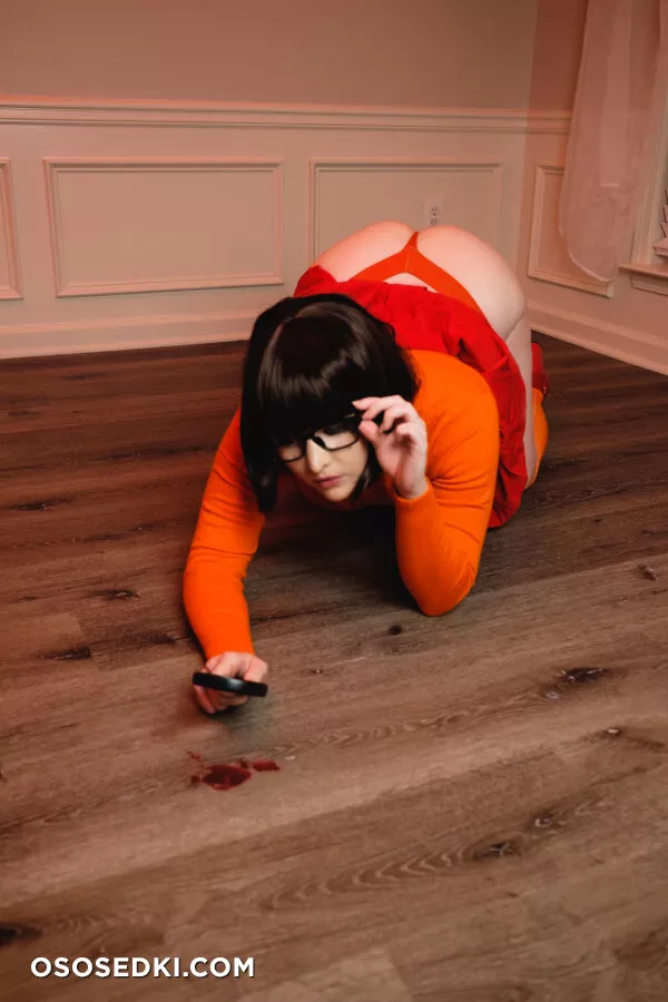 Foxy Cosplay - Velma Dinkley - Scooby-doo - 13