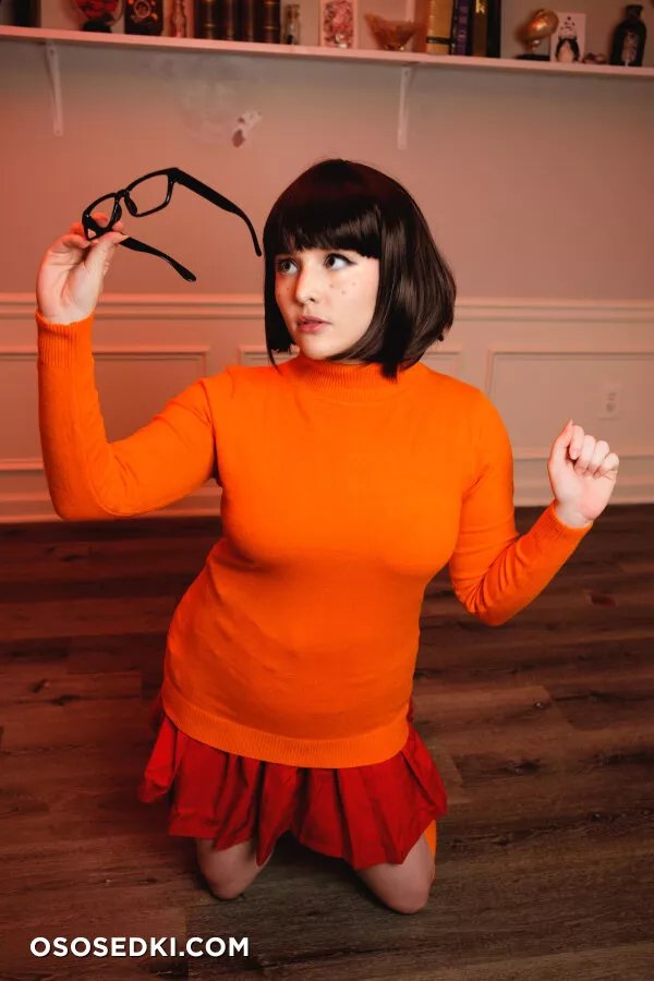 Foxy Cosplay - Velma Dinkley - Scooby-doo - 17