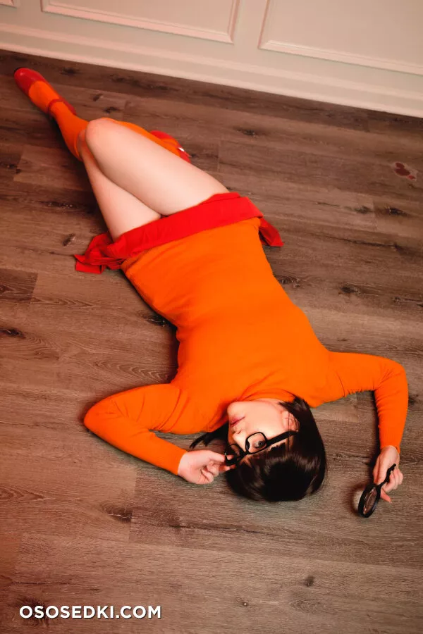 Foxy Cosplay - Velma Dinkley - Scooby-doo - 28