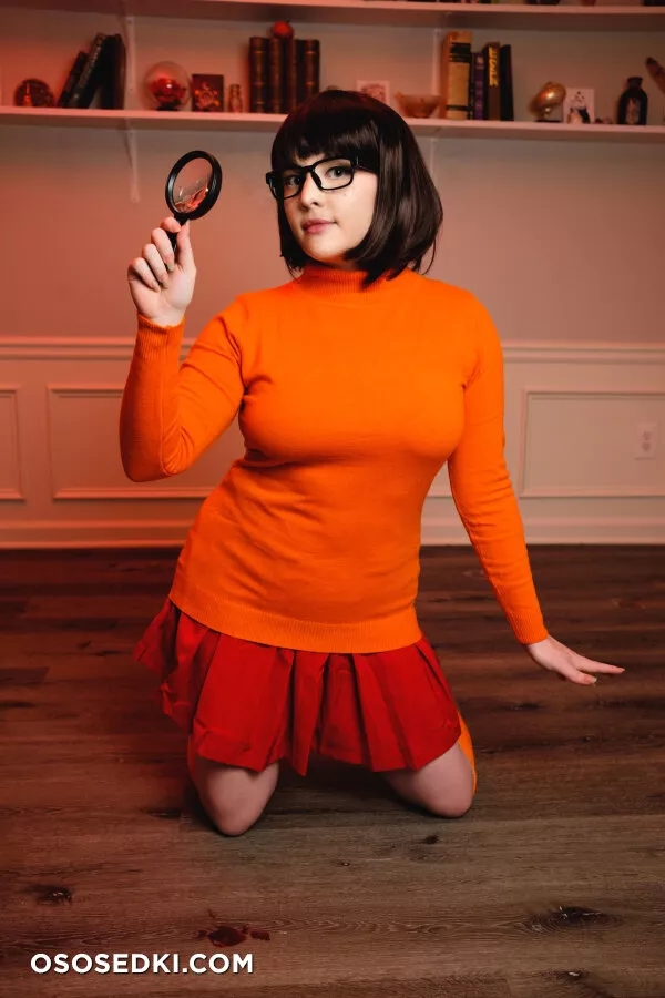 Foxy Cosplay - Velma Dinkley - Scooby-doo - 8