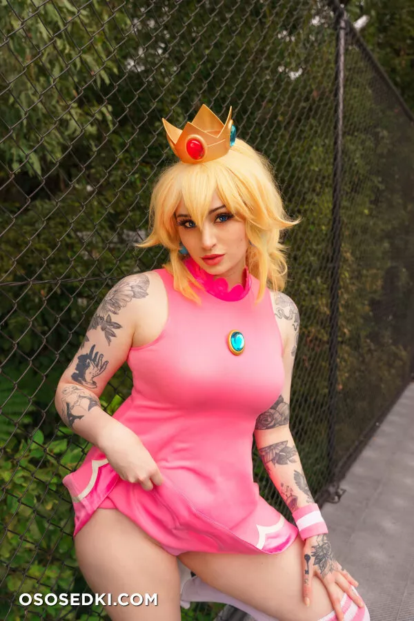 Kayla Erin - Princess Peach - Super Mario Brothers | Super Mario Bros. - 3