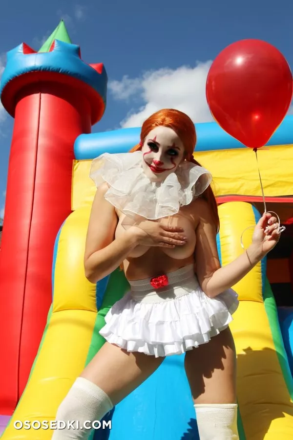 Holly Wolf - Pennywise - It - 3