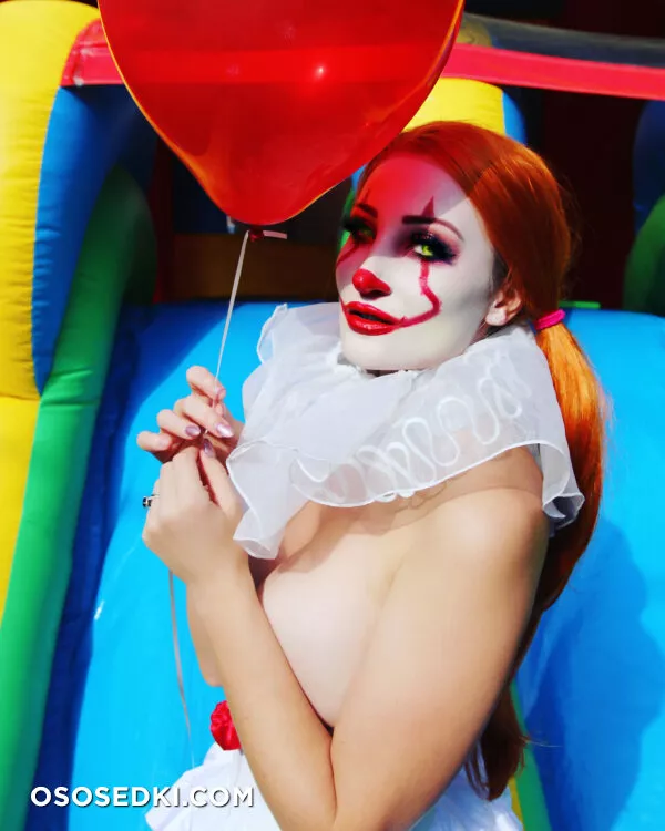 Holly Wolf - Pennywise - It - 5