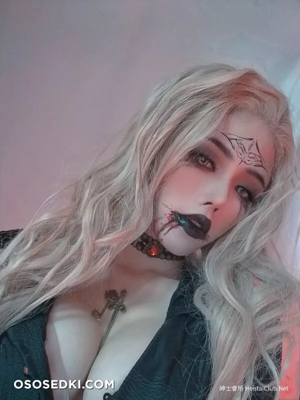 Titi Cosplay - Bela Dimitrescu - Resident Evil | Biohazard - 7