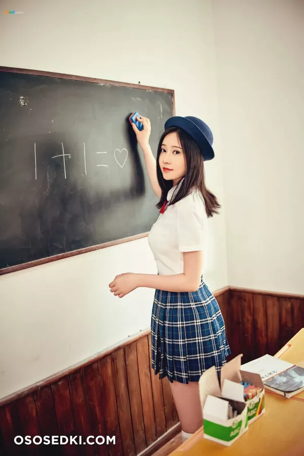 年年Nnian – 月刊少女 - 32