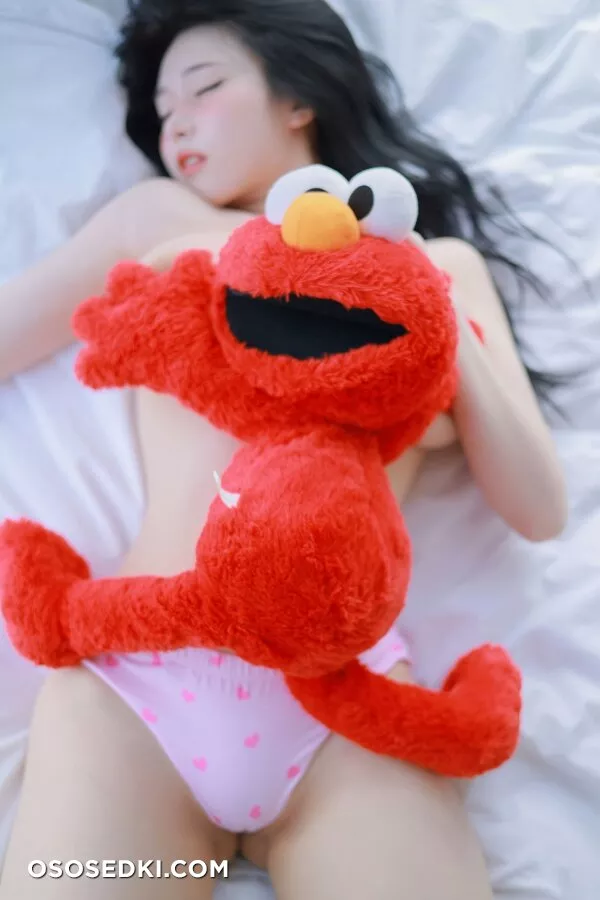 Yeonwoo - Naked - 70