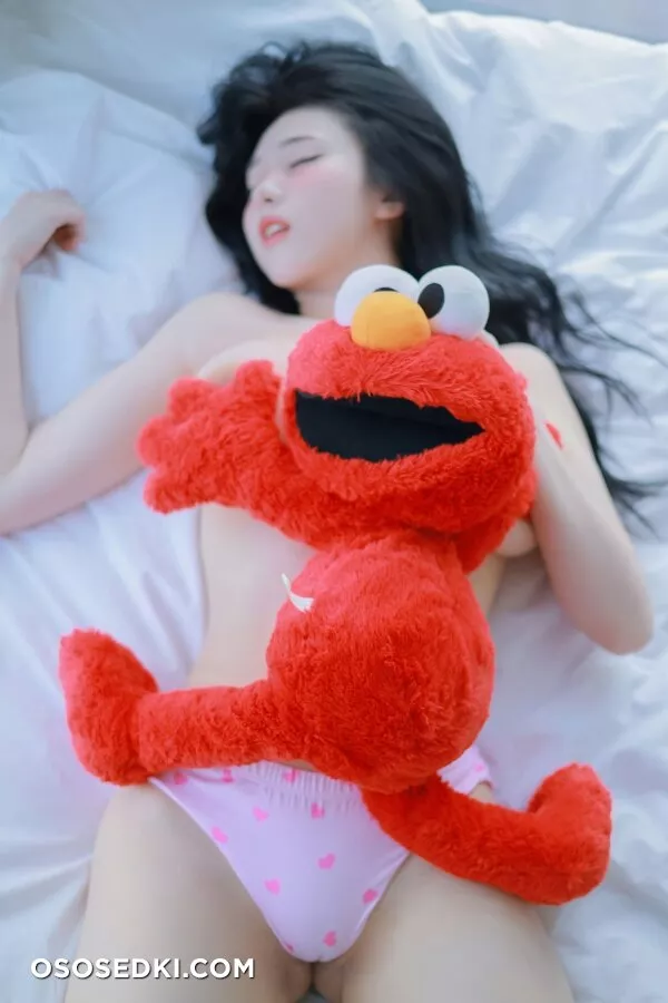 Yeonwoo - Naked - 74