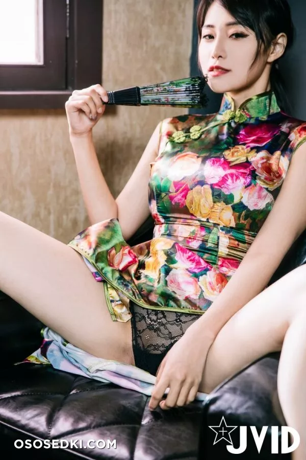 樂樂-乳神乐乐旗袍+一起过童年大尺度写真开三点 绝对震惊[111P] - 13