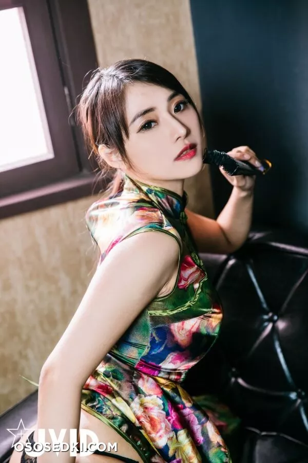 樂樂-乳神乐乐旗袍+一起过童年大尺度写真开三点 绝对震惊[111P] - 21