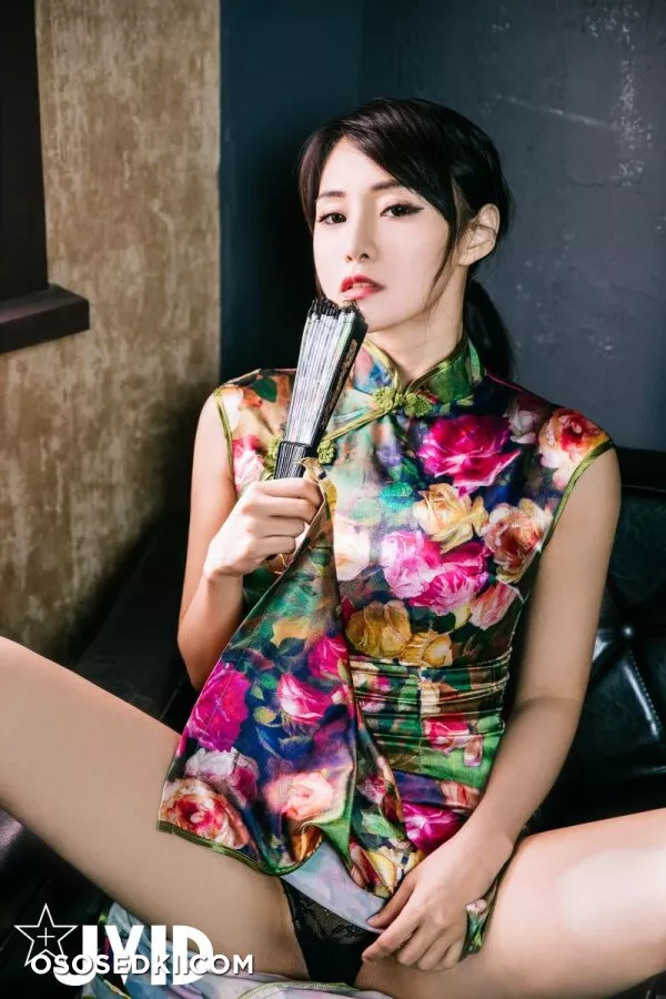 樂樂-乳神乐乐旗袍+一起过童年大尺度写真开三点 绝对震惊[111P] - 23
