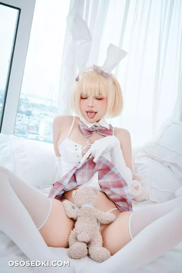 Azami - White Bunny Girl / Azami &amp; Sally Dorasnow - White Bunny Girl  - 17