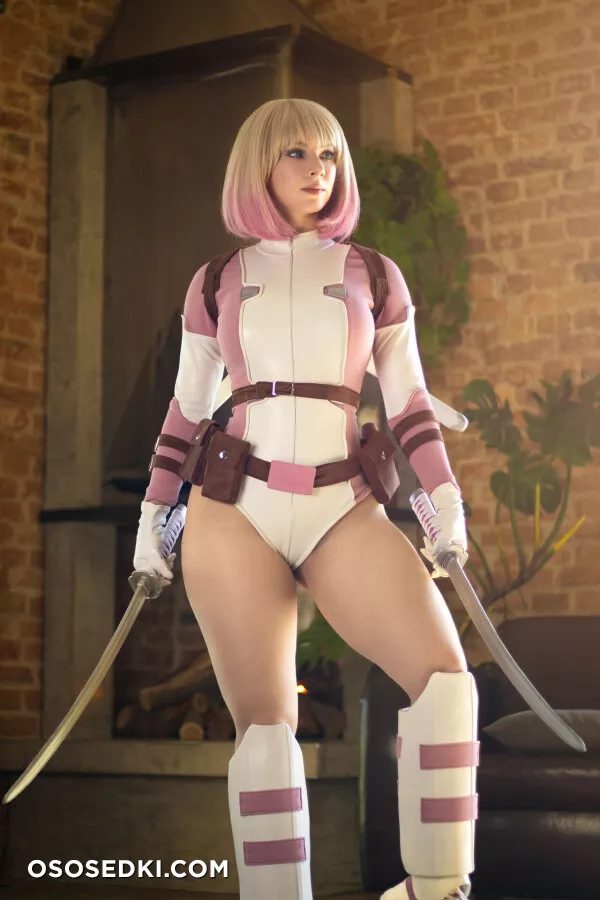 Enji Night - Gwenpool - Deadpool - 1