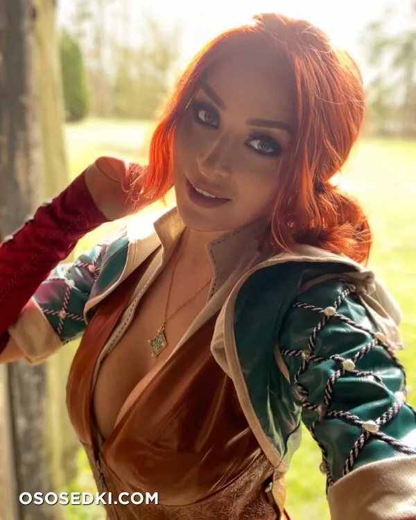 Ireland Reid - Triss Merigold - The Witcher - 2