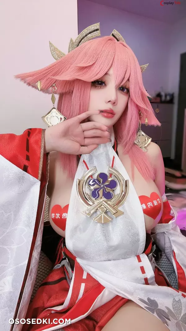 九言 (Jiu Yan) cosplay Yae Miko Selfie - Genshin Impact - 27