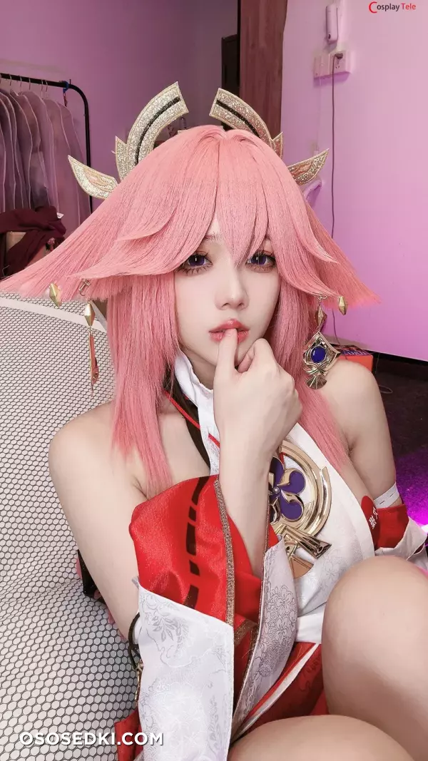 九言 (Jiu Yan) cosplay Yae Miko Selfie - Genshin Impact - 29
