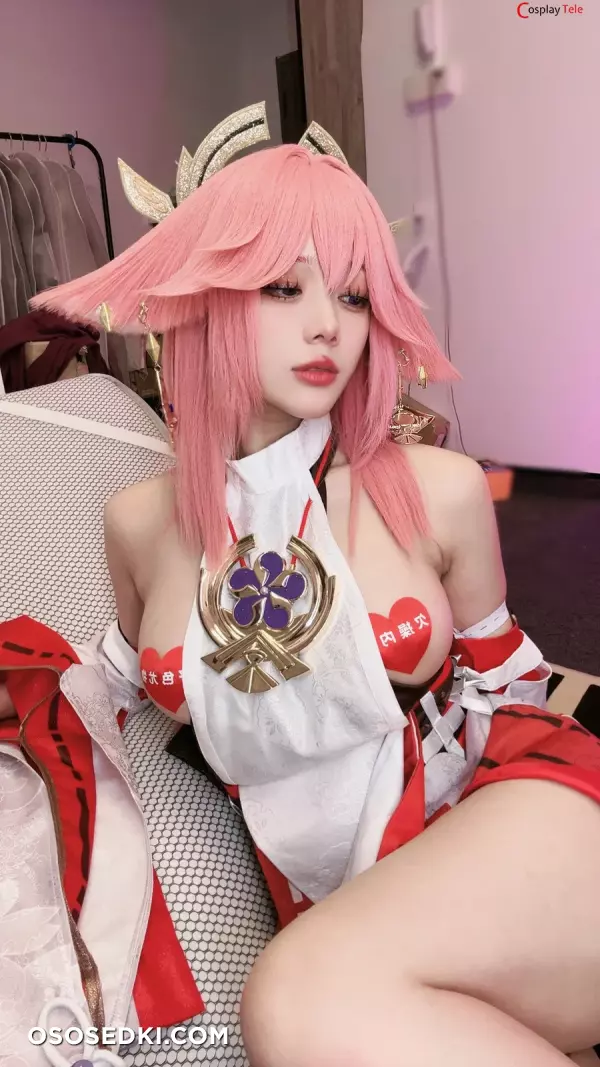 九言 (Jiu Yan) cosplay Yae Miko Selfie - Genshin Impact - 31